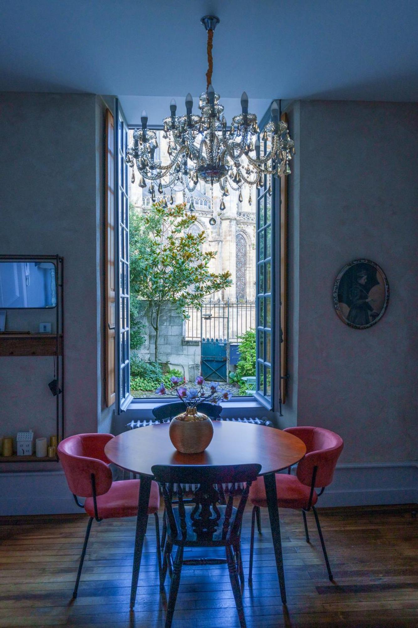Appartement Raffine Vue Cathedrale, Jardin, Wifi Tours Exterior photo